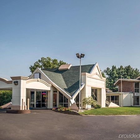 Rodeway Inn Грінфілд Екстер'єр фото