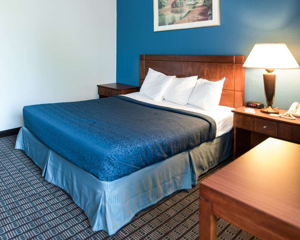 Rodeway Inn Грінфілд Номер фото